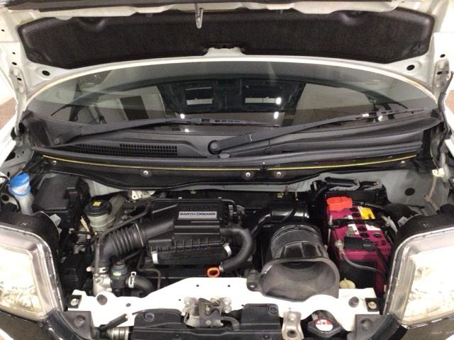 N-BOXカスタム 2トーンカラースタイルG・ターボLパッケージ HID・ワンセグ・メモリナビ・バックカメラ・純正AW・両側電動ドア・ETC キーレスエントリー パワーステアリング ナビTV 横滑り防止機能 パワーウィンドウ エアコン スマートキー ABS ターボ車(20枚目)