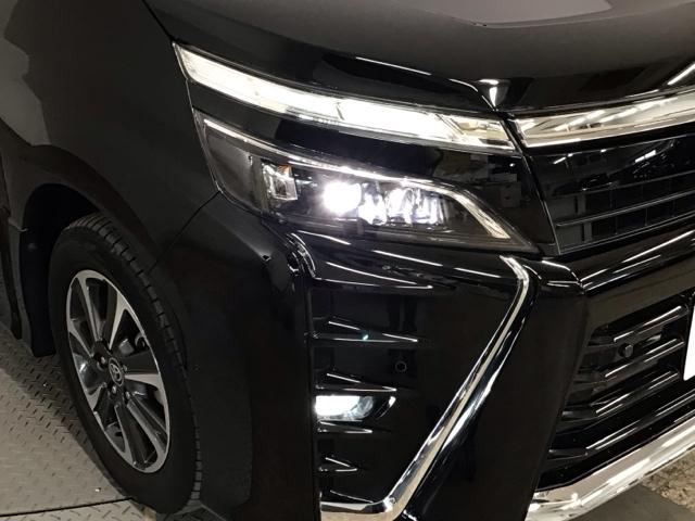 ヴォクシー ＺＳ煌ＩＩ　ＬＥＤ・フルセグ・メモリナビ・後席モニター・純正ＡＷ・両側電動ドア・ＥＴＣ　スマートキー・プッシュスタート　バックガイドモニター　両側パワスラドア　ＥＴＣ車載器　地デジテレビ　ＶＳＣ　ＬＥＤライト（2枚目）