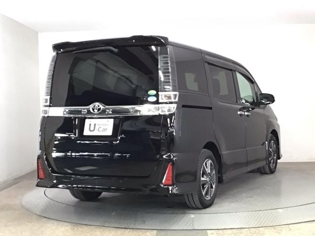 ヴォクシー ＺＳ煌ＩＩ　ＬＥＤ・フルセグ・メモリナビ・後席モニター・純正ＡＷ・両側電動ドア・ＥＴＣ　スマートキー・プッシュスタート　バックガイドモニター　両側パワスラドア　ＥＴＣ車載器　地デジテレビ　ＶＳＣ　ＬＥＤライト（4枚目）