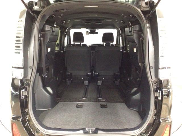 ヴォクシー ＺＳ煌ＩＩ　ＬＥＤ・フルセグ・メモリナビ・後席モニター・純正ＡＷ・両側電動ドア・ＥＴＣ　スマートキー・プッシュスタート　バックガイドモニター　両側パワスラドア　ＥＴＣ車載器　地デジテレビ　ＶＳＣ　ＬＥＤライト（12枚目）