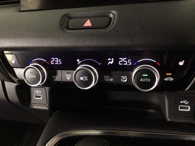 ヴェゼル ｅ：ＨＥＶＺ　ＬＥＤ・フルセグ・メモリナビ・バックカメラ・純正ＡＷ・ホンダＣＯＮＮＥＣＴ　衝突回避支援ブレーキ機能　スマキ　Ｐトランク　フルオートエアコン　エアバッグ　両席エアバック　Ｒカメ　パワーウィンドウ（18枚目）