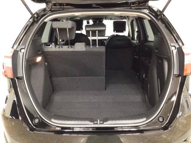 フィット ｅ：ＨＥＶホーム　ＬＥＤ・ホンダＣＯＮＮＥＣＴ・メモリナビ・バックカメラ・ＵＳＢポート・ＥＴＣ　前後誤発進抑制機能　クリソナ　助手席エアバッグ　運転席エアバッグ　ＬＥＤライト　ＵＳＢ接続　ＡＢＳ　サイドエアバッグ（13枚目）