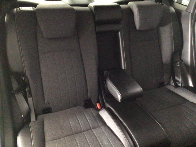 フィット ｅ：ＨＥＶホーム　ＬＥＤ・ホンダＣＯＮＮＥＣＴ・メモリナビ・バックカメラ・ＵＳＢポート・ＥＴＣ　前後誤発進抑制機能　クリソナ　助手席エアバッグ　運転席エアバッグ　ＬＥＤライト　ＵＳＢ接続　ＡＢＳ　サイドエアバッグ（14枚目）