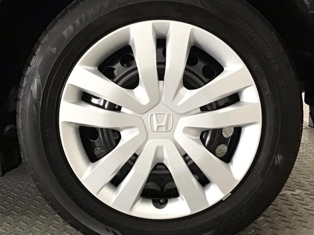 フィット ｅ：ＨＥＶホーム　ＬＥＤ・ホンダＣＯＮＮＥＣＴ・メモリナビ・バックカメラ・ＵＳＢポート・ＥＴＣ　前後誤発進抑制機能　クリソナ　助手席エアバッグ　運転席エアバッグ　ＬＥＤライト　ＵＳＢ接続　ＡＢＳ　サイドエアバッグ（25枚目）