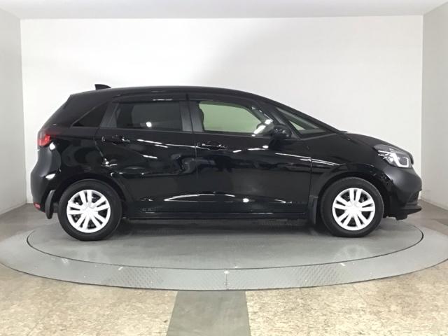 フィット ｅ：ＨＥＶホーム　ＬＥＤ・ホンダＣＯＮＮＥＣＴ・メモリナビ・バックカメラ・ＵＳＢポート・ＥＴＣ　前後誤発進抑制機能　クリソナ　助手席エアバッグ　運転席エアバッグ　ＬＥＤライト　ＵＳＢ接続　ＡＢＳ　サイドエアバッグ（27枚目）