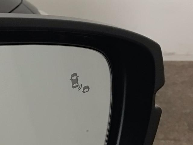 シビック ｅ：ＨＥＶＥＸ　デモカーＵＰ・ＬＥＤ・フルセグ・メモリナビ・純正ＡＷ・ホンダＣＯＮＮＥＣＴ　衝突被害軽減ブレーキ　Ｂカメラ　シートヒーター　ＥＴＣ　ＬＥＤヘッドライト　サイドカーテンエアバック　サンルーフ　ＥＳＣ（10枚目）