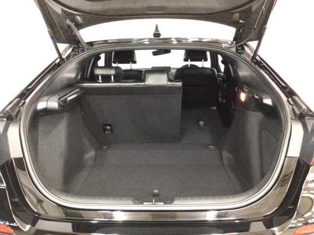 シビック ｅ：ＨＥＶＥＸ　デモカーＵＰ・ＬＥＤ・フルセグ・メモリナビ・純正ＡＷ・ホンダＣＯＮＮＥＣＴ　衝突被害軽減ブレーキ　Ｂカメラ　シートヒーター　ＥＴＣ　ＬＥＤヘッドライト　サイドカーテンエアバック　サンルーフ　ＥＳＣ（13枚目）