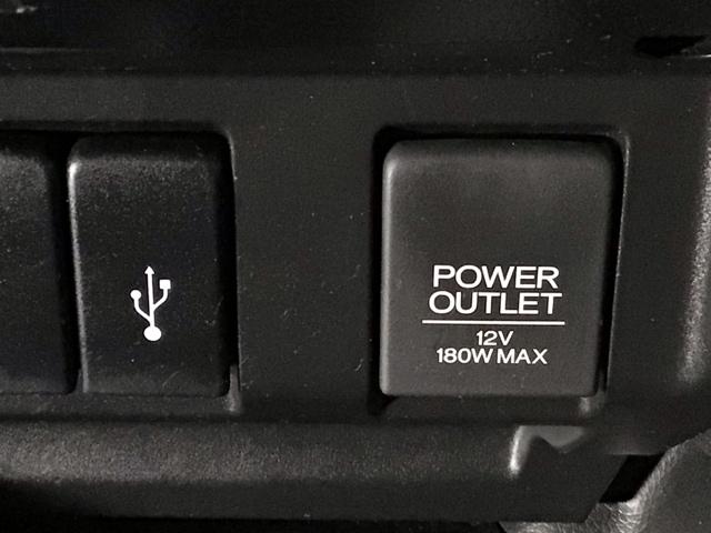 フィットハイブリッド Ｆコンフォートエディション　ＬＥＤ・フルセグ・メモリナビ・ＤＶＤ・バックカメラ・シートヒーター・ＥＴＣ　衝突軽減ブレーキ　セキュリティアラーム　サイドエアバッグ　ＵＳＢ接続　スマキー　クルーズコントロール　ＥＴＣ車載器　地デジ（9枚目）