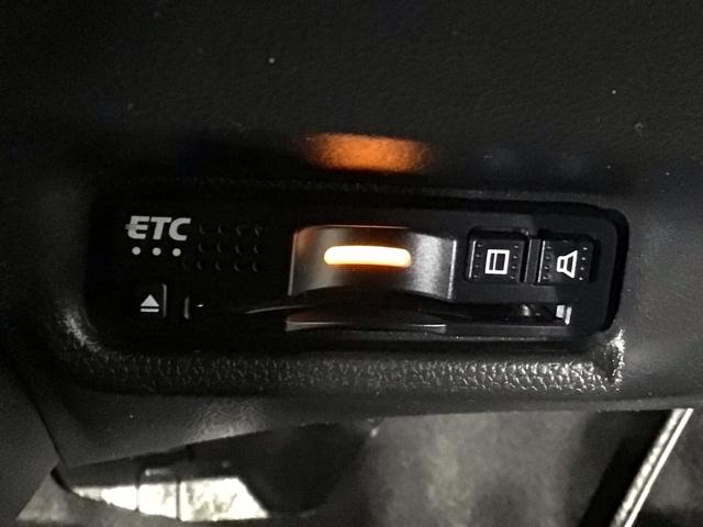 フィットハイブリッド Ｆコンフォートエディション　ＬＥＤ・フルセグ・メモリナビ・ＤＶＤ・バックカメラ・シートヒーター・ＥＴＣ　衝突軽減ブレーキ　セキュリティアラーム　サイドエアバッグ　ＵＳＢ接続　スマキー　クルーズコントロール　ＥＴＣ車載器　地デジ（11枚目）