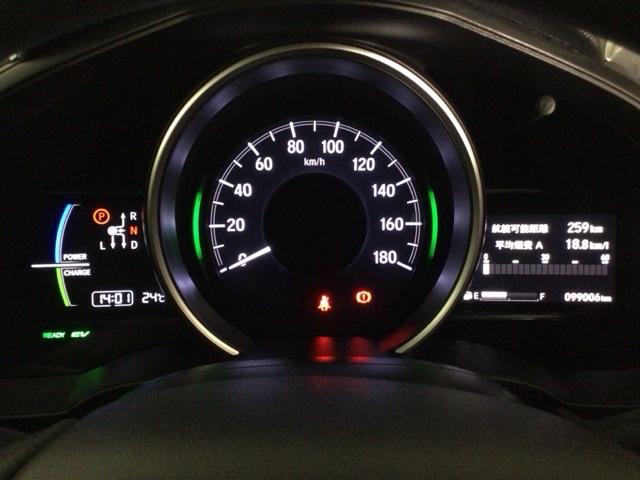 フィットハイブリッド Ｆコンフォートエディション　ＬＥＤ・フルセグ・メモリナビ・ＤＶＤ・バックカメラ・シートヒーター・ＥＴＣ　衝突軽減ブレーキ　セキュリティアラーム　サイドエアバッグ　ＵＳＢ接続　スマキー　クルーズコントロール　ＥＴＣ車載器　地デジ（12枚目）