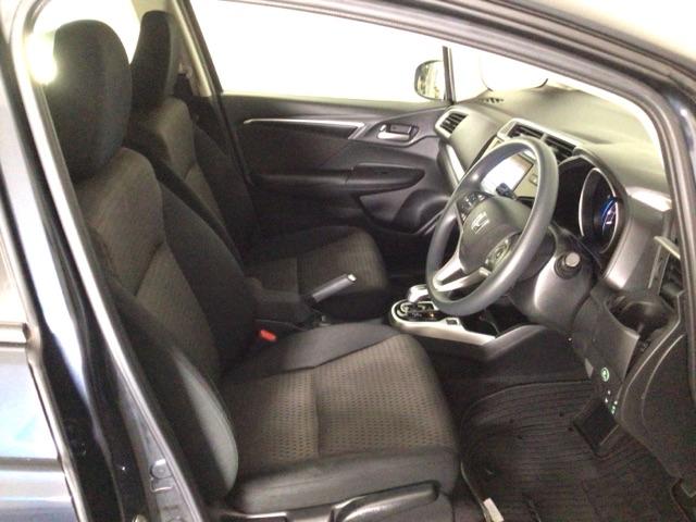 フィットハイブリッド Ｆコンフォートエディション　ＬＥＤ・フルセグ・メモリナビ・ＤＶＤ・バックカメラ・シートヒーター・ＥＴＣ　衝突軽減ブレーキ　セキュリティアラーム　サイドエアバッグ　ＵＳＢ接続　スマキー　クルーズコントロール　ＥＴＣ車載器　地デジ（15枚目）