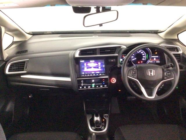 フィットハイブリッド Ｆコンフォートエディション　ＬＥＤ・フルセグ・メモリナビ・ＤＶＤ・バックカメラ・シートヒーター・ＥＴＣ　衝突軽減ブレーキ　セキュリティアラーム　サイドエアバッグ　ＵＳＢ接続　スマキー　クルーズコントロール　ＥＴＣ車載器　地デジ（16枚目）