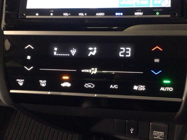 フィットハイブリッド Ｆコンフォートエディション　ＬＥＤ・フルセグ・メモリナビ・ＤＶＤ・バックカメラ・シートヒーター・ＥＴＣ　衝突軽減ブレーキ　セキュリティアラーム　サイドエアバッグ　ＵＳＢ接続　スマキー　クルーズコントロール　ＥＴＣ車載器　地デジ（18枚目）