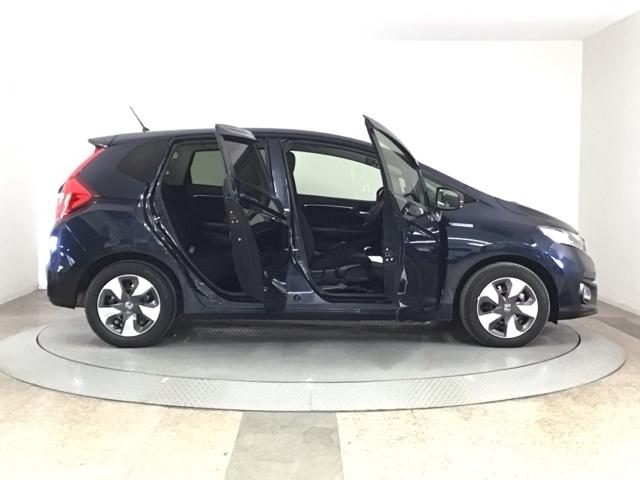 フィットハイブリッド Ｆコンフォートエディション　ＬＥＤ・フルセグ・メモリナビ・ＤＶＤ・バックカメラ・シートヒーター・ＥＴＣ　衝突軽減ブレーキ　セキュリティアラーム　サイドエアバッグ　ＵＳＢ接続　スマキー　クルーズコントロール　ＥＴＣ車載器　地デジ（28枚目）