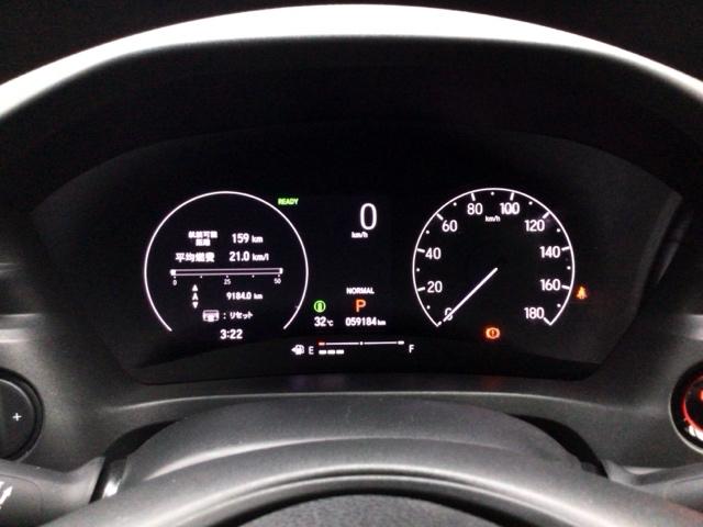 メータは先進的なデジタルメーターを採用！ゆっくりと数字が動くのでとても見やすく表示されます！続可能距離等の情報やＨｏｎｄａＳＥＮＳＩＮＧの注意・警告も表示します！