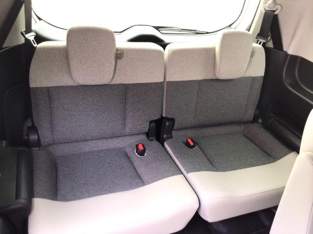 フリード エアーEX LED・フルセグ・メモリナビ・バックカメラ・純正AW・シートヒーター・ETC バックモニター 盗難防止システム 両側パワースライドドア 横滑り防止装置 クルコン ETC車載器 オートエアコン クリソナ(13枚目)