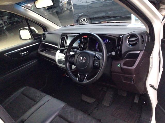 ご契約の流れは、当店のスタッフがわかりやすく説明いたしますのでお気軽にお声かけください！