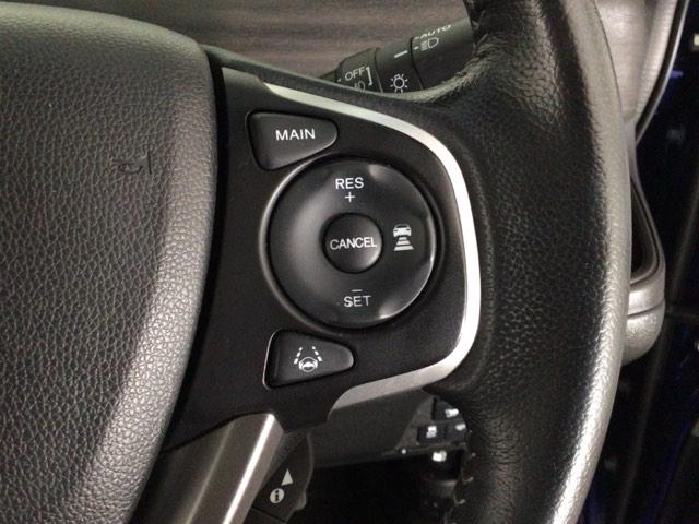 フリードハイブリッド ハイブリッド・EX LED・フルセグ・メモリナビ・バックカメラ・純正AW・シートヒーター・ETC 地デジフルセグTV シ-トヒ-タ- リヤカメラ LEDライト フルオートエアコン ABS DVD再生可 ウォークスルー(5枚目)