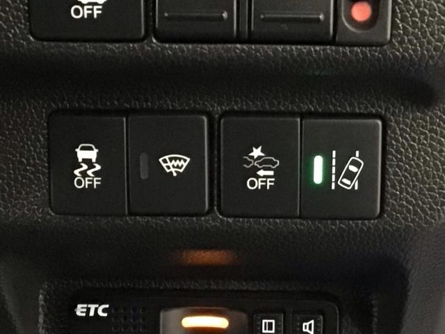 フリードハイブリッド ハイブリッド・EX LED・フルセグ・メモリナビ・バックカメラ・純正AW・シートヒーター・ETC 地デジフルセグTV シ-トヒ-タ- リヤカメラ LEDライト フルオートエアコン ABS DVD再生可 ウォークスルー(7枚目)