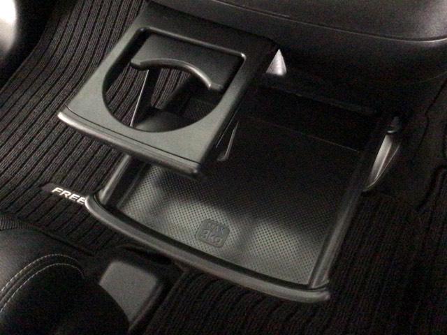 フリードハイブリッド ハイブリッド・EX LED・フルセグ・メモリナビ・バックカメラ・純正AW・シートヒーター・ETC 地デジフルセグTV シ-トヒ-タ- リヤカメラ LEDライト フルオートエアコン ABS DVD再生可 ウォークスルー(23枚目)