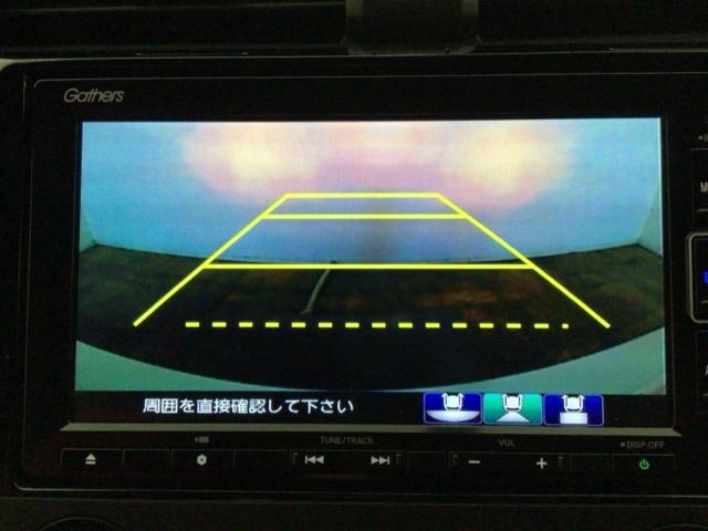 シビック タイプＲ　ＬＥＤ・フルセグ・メモリナビ・ＤＶＤ・バックカメラ・純正ＡＷ・ＥＴＣ　スマートキーシステム　リアカメラ　オートクルーズ　ＵＳＢ接続　地デジ　ＥＴＣ車載器　フルオートエアコン　盗難防止　キーフリー（8枚目）