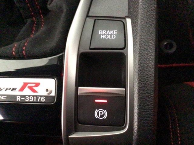 シビック タイプＲ　ＬＥＤ・フルセグ・メモリナビ・ＤＶＤ・バックカメラ・純正ＡＷ・ＥＴＣ　スマートキーシステム　リアカメラ　オートクルーズ　ＵＳＢ接続　地デジ　ＥＴＣ車載器　フルオートエアコン　盗難防止　キーフリー（9枚目）