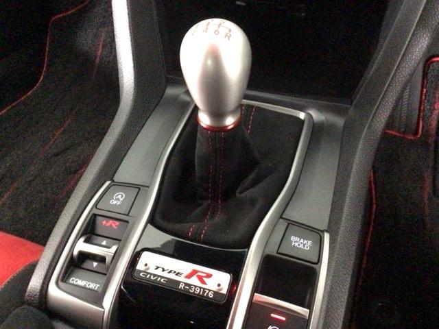 シビック タイプＲ　ＬＥＤ・フルセグ・メモリナビ・ＤＶＤ・バックカメラ・純正ＡＷ・ＥＴＣ　スマートキーシステム　リアカメラ　オートクルーズ　ＵＳＢ接続　地デジ　ＥＴＣ車載器　フルオートエアコン　盗難防止　キーフリー（24枚目）