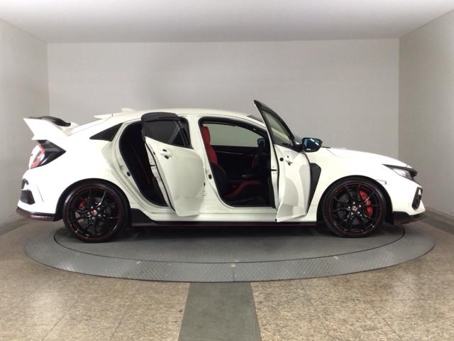 シビック タイプＲ　ＬＥＤ・フルセグ・メモリナビ・ＤＶＤ・バックカメラ・純正ＡＷ・ＥＴＣ　スマートキーシステム　リアカメラ　オートクルーズ　ＵＳＢ接続　地デジ　ＥＴＣ車載器　フルオートエアコン　盗難防止　キーフリー（27枚目）