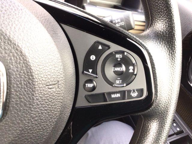 【アダプティブ・クルーズ・コントロール】予め設定した車速内でクルマが自動的に加減速。前走車との適切な車間距離を維持しながら追従走行し、高速道路でのドライバーの疲労を軽減してくれる嬉しい機能付♪