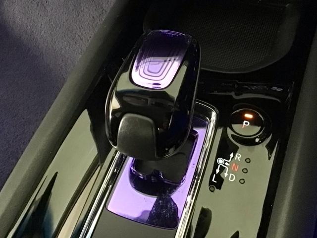 ヴェゼル ハイブリッドZ LED・フルセグ・メモリナビ・バックカメラ・純正AW・シートヒーター・ETC Rカメ スマキー LEDランプ ETC付 USB シ-トヒ-タ- サイドカーテンエアバック 運転席助手席エアバッグ VSA(24枚目)