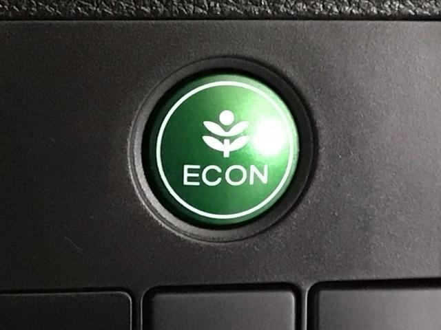 ★ＥＣＯＮスイッチ★　エコドライブを加速しよう！スイッチをＯＮにすると、運転の仕方によるロスを抑え込み燃費をよくするようクルマが頑張ります（＊＾ー＾＊）燃費向上にチャレンジ♪