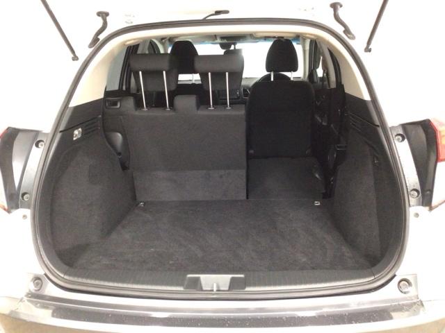 様々なパターンにアレンジができるラゲッジスペース♪お荷物の大きさや量・状況に合わせてアレンジできますので、とっても使い勝手良好ですよ♪タップリ積んで、楽しいお出かけを♪