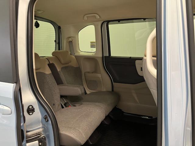 Ｎ－ＢＯＸ Ｇ・Ｌホンダセンシング　ＬＥＤ・フルセグ・メモリナビ・ＤＶＤ・バックカメラ・シートヒーター・ＥＴＣ　Ｗ電動ドア　レーダブレーキ　Ｓヒータ　Ａストップ　カーテンエアバック　ＥＳＣ　キーフリーシステム　ＬＥＤライト　フルセグ対応（14枚目）