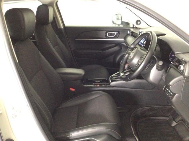 ヴェゼル ｅ：ＨＥＶＺ　ＬＥＤ・フルセグ・メモリナビ・バックカメラ・純正ＡＷ・ホンダＣＯＮＮＥＣＴ　衝突回避支援ブレーキ機能　パノラミックビューモニター　スマキ　Ｐトランク　フルオートエアコン　エアバッグ　両席エアバック（15枚目）