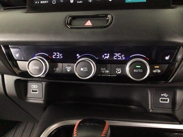 ヴェゼル ｅ：ＨＥＶＺ　ＬＥＤ・フルセグ・メモリナビ・バックカメラ・純正ＡＷ・ホンダＣＯＮＮＥＣＴ　衝突回避支援ブレーキ機能　パノラミックビューモニター　スマキ　Ｐトランク　フルオートエアコン　エアバッグ　両席エアバック（18枚目）