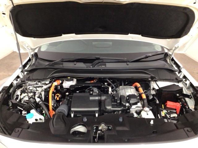 ヴェゼル ｅ：ＨＥＶＺ　ＬＥＤ・フルセグ・メモリナビ・バックカメラ・純正ＡＷ・ホンダＣＯＮＮＥＣＴ　衝突回避支援ブレーキ機能　パノラミックビューモニター　スマキ　Ｐトランク　フルオートエアコン　エアバッグ　両席エアバック（20枚目）