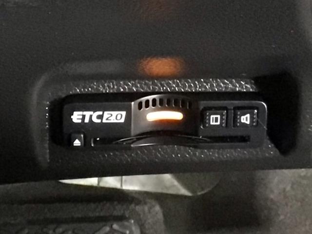 ヴェゼル ｅ：ＨＥＶＺ　ＬＥＤ・フルセグ・メモリナビ・バックカメラ・純正ＡＷ・ホンダＣＯＮＮＥＣＴ　衝突回避支援ブレーキ機能　パノラミックビューモニター　スマキ　Ｐトランク　フルオートエアコン　エアバッグ　両席エアバック（28枚目）