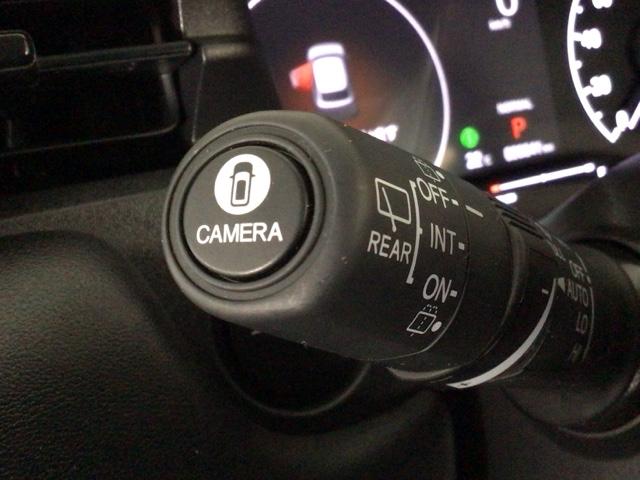 ヴェゼル ｅ：ＨＥＶＺ　ＬＥＤ・フルセグ・メモリナビ・バックカメラ・純正ＡＷ・ホンダＣＯＮＮＥＣＴ　衝突回避支援ブレーキ機能　パノラミックビューモニター　スマキ　Ｐトランク　フルオートエアコン　エアバッグ　両席エアバック（30枚目）