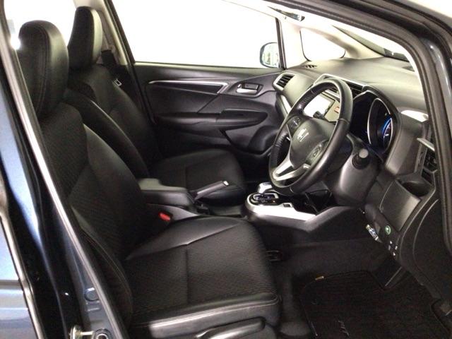 フィットハイブリッド Ｌパッケージ　ＬＥＤ・フルセグ・メモリナビ・ＤＶＤ・バックカメラ・ＥＣＯＮスイッチ・ＥＴＣ　ナビ＆ＴＶ　地デジフルセグＴＶ　サイドエアバック　ＤＶＤ再生　オートクルーズコントロール　イモビライザー　ＥＳＣ　ＡＢＳ（15枚目）