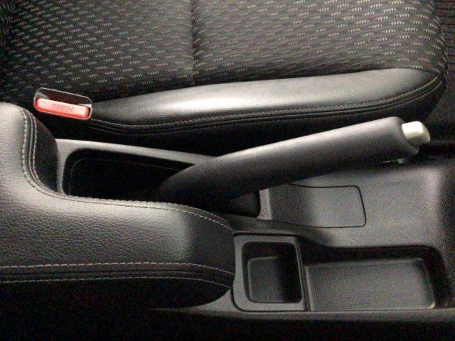 フィットハイブリッド Ｌパッケージ　ＬＥＤ・フルセグ・メモリナビ・ＤＶＤ・バックカメラ・ＥＣＯＮスイッチ・ＥＴＣ　ナビ＆ＴＶ　地デジフルセグＴＶ　サイドエアバック　ＤＶＤ再生　オートクルーズコントロール　イモビライザー　ＥＳＣ　ＡＢＳ（25枚目）