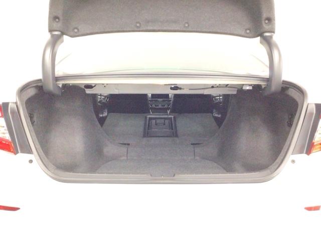 アコード ＥＸ　ＬＥＤ・フルセグ・メモリナビ・サンルーフ・純正ＡＷ・シートヒーター・ＥＴＣ　カーテンエアバッグ　イモビ　追突軽減ブレーキ　オートエアコン　ＬＥＤヘッドライト　パワ－シ－ト　横滑り防止装置　スマキー（13枚目）