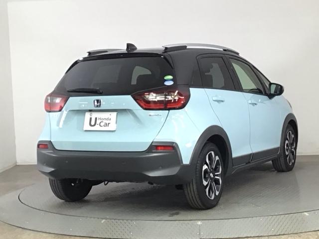 フィット ｅ：ＨＥＶクロスター　ＬＥＤ・フルセグ・メモリナビ・バックカメラ・純正ＡＷ・ホンダＣＯＮＮＥＣＴ　衝突回避システム　フルオートエアコン　前後センサー　ＬＥＤランプ　エアバッグ　サイドエアバック　地デジ　ＶＳＡ　ＥＴＣ（4枚目）