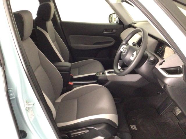 フィット ｅ：ＨＥＶクロスター　ＬＥＤ・フルセグ・メモリナビ・バックカメラ・純正ＡＷ・ホンダＣＯＮＮＥＣＴ　衝突回避システム　フルオートエアコン　前後センサー　ＬＥＤランプ　エアバッグ　サイドエアバック　地デジ　ＶＳＡ　ＥＴＣ（15枚目）