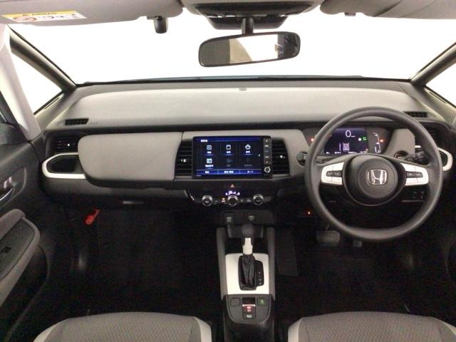 フィット ｅ：ＨＥＶクロスター　ＬＥＤ・フルセグ・メモリナビ・バックカメラ・純正ＡＷ・ホンダＣＯＮＮＥＣＴ　衝突回避システム　フルオートエアコン　前後センサー　ＬＥＤランプ　エアバッグ　サイドエアバック　地デジ　ＶＳＡ　ＥＴＣ（16枚目）