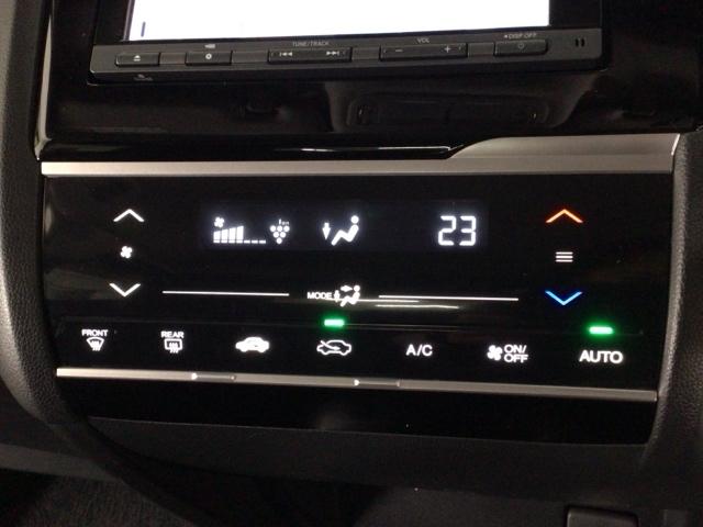 フィット 13G・Lパッケージファインエディション LED・フルセグ・メモリナビ・DVD・バックカメラ・ECONスイッチ・ETC LEDヘットライト クルコン Aストップ Bモニター サイドカーテンエアバック キーレス パワーウインドウ 横滑り防止装置(18枚目)