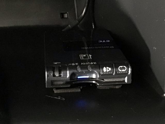 フィットハイブリッド Lパッケージ LED・フルセグ・メモリナビ・DVD・バックカメラ・ECONスイッチ・ETC ナビ&TV 地デジフルセグTV サイドエアバック DVD再生 オートクルーズコントロール イモビライザー ESC ABS(9枚目)