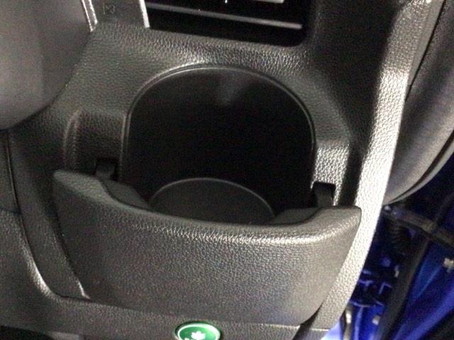 フィットハイブリッド Lパッケージ LED・フルセグ・メモリナビ・DVD・バックカメラ・ECONスイッチ・ETC ナビ&TV 地デジフルセグTV サイドエアバック DVD再生 オートクルーズコントロール イモビライザー ESC ABS(11枚目)