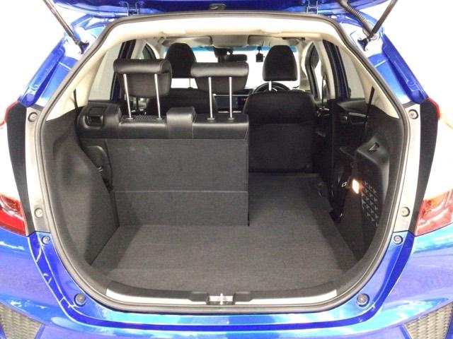 フィットハイブリッド Lパッケージ LED・フルセグ・メモリナビ・DVD・バックカメラ・ECONスイッチ・ETC ナビ&TV 地デジフルセグTV サイドエアバック DVD再生 オートクルーズコントロール イモビライザー ESC ABS(13枚目)