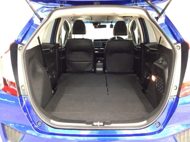 フィットハイブリッド Lパッケージ LED・フルセグ・メモリナビ・DVD・バックカメラ・ECONスイッチ・ETC ナビ&TV 地デジフルセグTV サイドエアバック DVD再生 オートクルーズコントロール イモビライザー ESC ABS(22枚目)