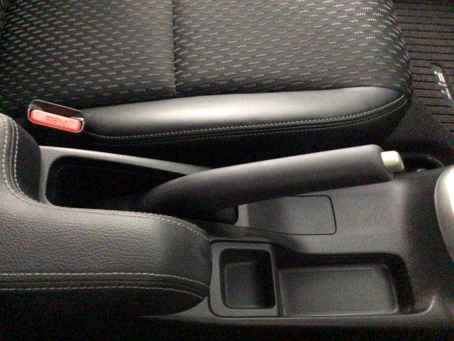 フィットハイブリッド Lパッケージ LED・フルセグ・メモリナビ・DVD・バックカメラ・ECONスイッチ・ETC ナビ&TV 地デジフルセグTV サイドエアバック DVD再生 オートクルーズコントロール イモビライザー ESC ABS(26枚目)